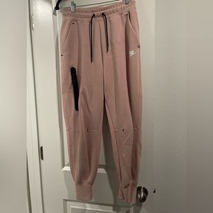 Nike Tech Women’s size Small in Pink Oxford